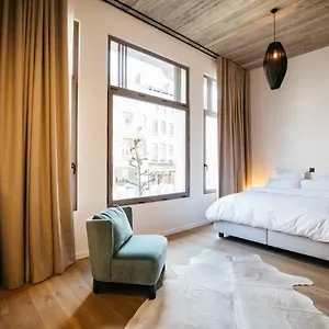 charlies-bed-breakfast.brusselshotelsbook.com/